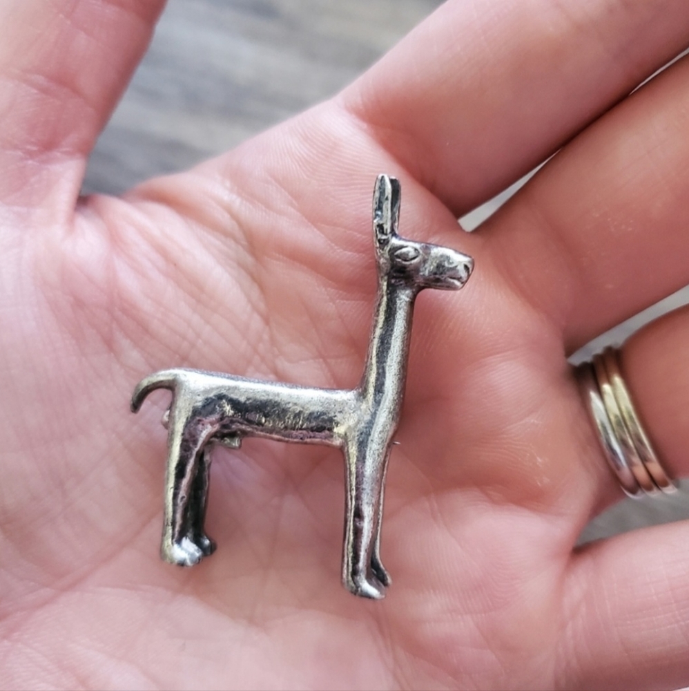 Super cute! Llama Pin/Brooch